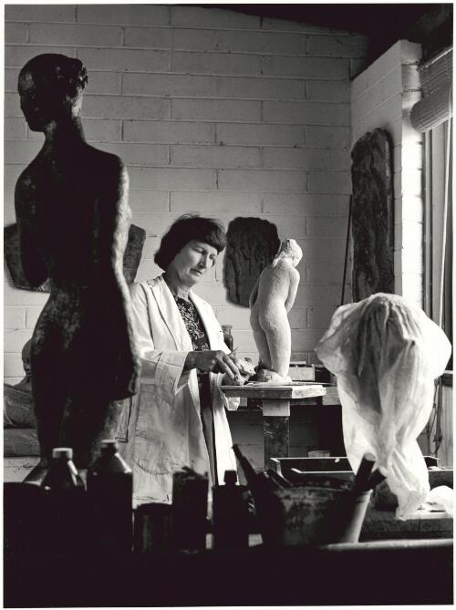 Portrait of Ailsa O'Connor in her studio, 1977 [picture] / Richard Beck