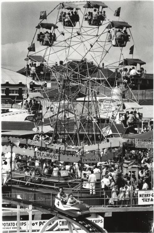 The ferris wheel at the Royal Easter Show, Sydney, 1964 [picture] / Jeff Carter