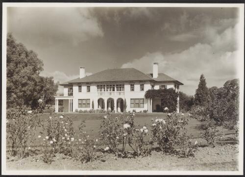 The Prime Ministers Lodge, Canberra [picture] / R. C. Strangman