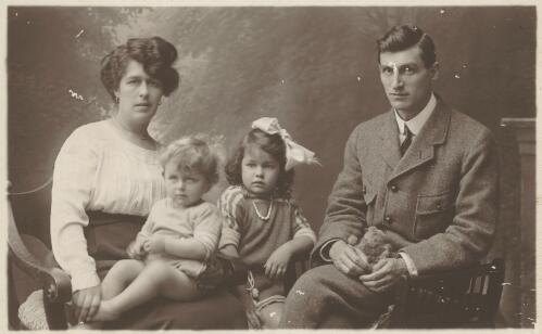 Group portrait of Lilian Medland and her husband Tom Iredale with their two children Rex and Beryl Iredale [picture]