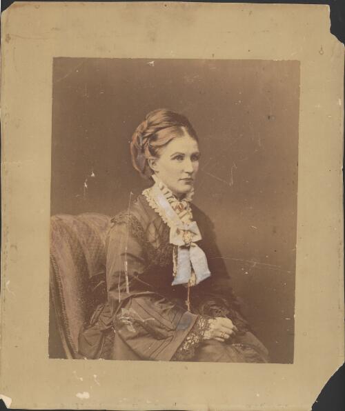 Portrait of Mrs. Ronald Campbell, nee Elizabeth Cunningham, ca. 1900 [picture]
