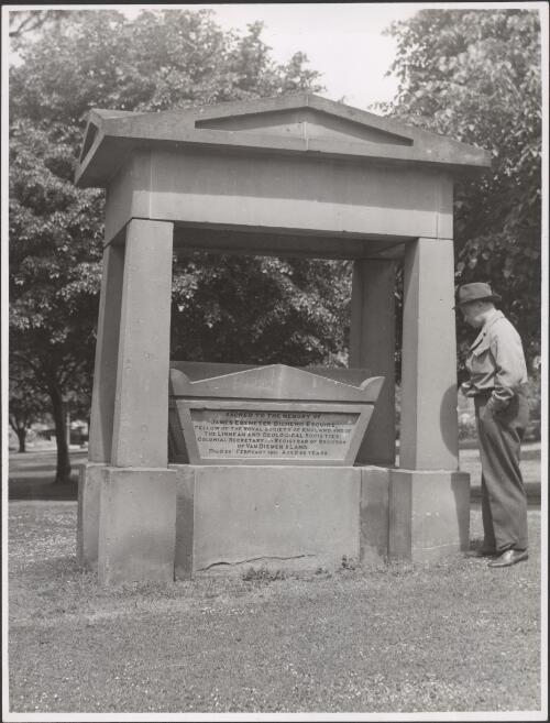 Grave of James Ebenezer Bicheno in St Davids' Park, Hobart, Tasmania, 1948 [picture] / K.A. Hindwood