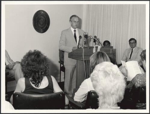 Book launching by Deputy Prime Minister, Mr Lionel Bowen, 1987 [picture]  / Australian Information Service