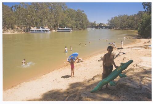 The beach at Echuca, Victoria, February 2007 [picture] / Jeff Carter