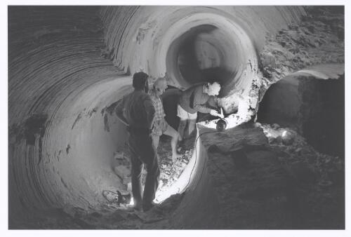Underground excavations, Coober Pedy, South Australia, 1970 [picture] / Jeff Carter