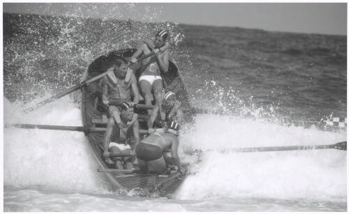 Surf carnival, Kiama, New South Wales, ca. 1962 [picture] / Jeff Carter