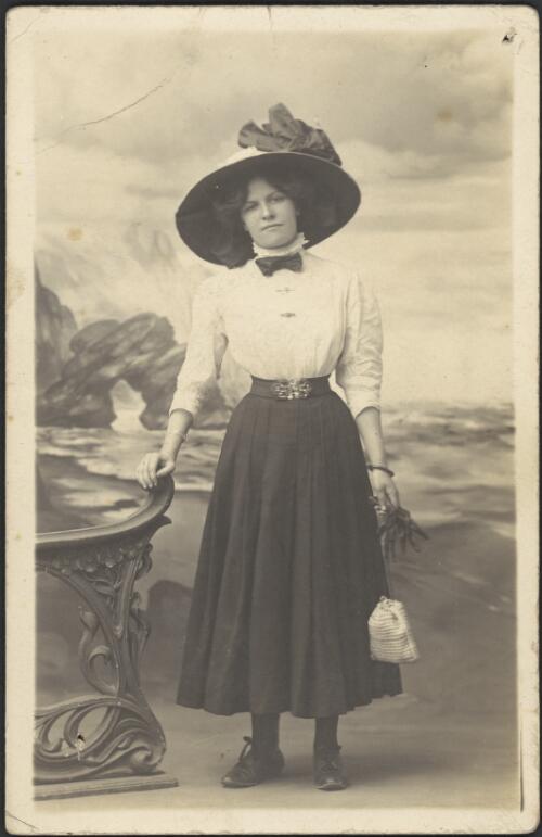 Portrait of Thelma, Victoria, ca. 1905 [picture] / Yeoman & Co