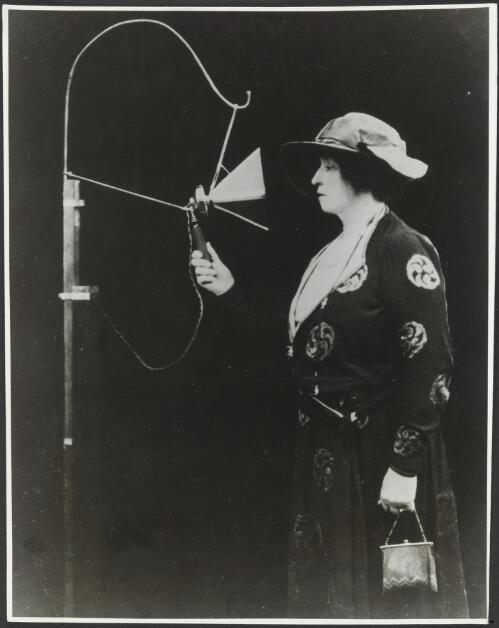 Nellie Melba broadcasting from the Marconi works, Chelmsford, England, 15 June 1920 [picture] / Amalgamated Wireless (Australasia)