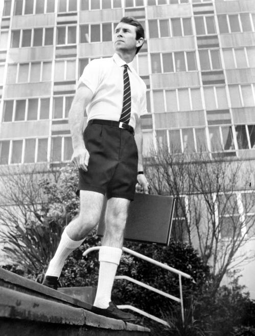A man modelling day wear, 1966 [picture] / Ern McQuillan