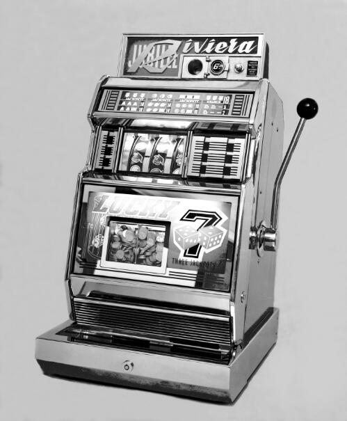 Poker machine, Sydney, 1966 [picture] / Ern McQuillan