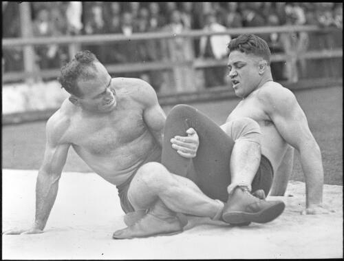 Wrestlers George Kotsonaros versus Tom Lurich, Melbourne, ca. 1930 [picture]