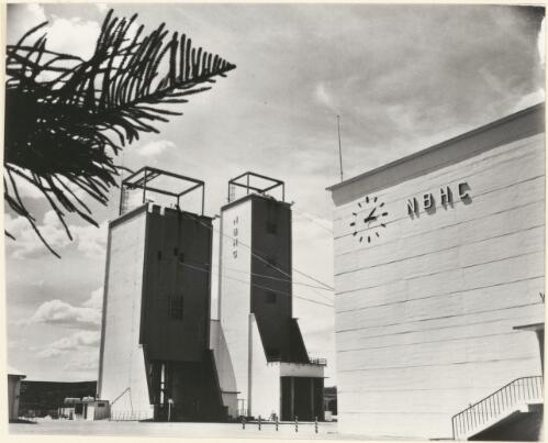 Winder room, right, and the two winder towers at New Broken Hill Consolidated Ltd at Broken Hill, New South Wales, April 1972 [picture]
