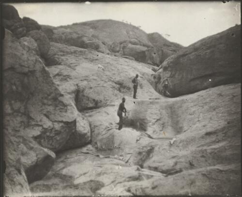 Captain S.A. White's party at rock holes in the Everard Ranges, Central Australia, 1913 [picture] / Captain S.A. White