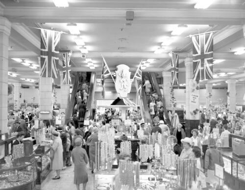 David Jones shop interior on sale day, Elizabeth Street, city store, Sydney, 9 October 1964 [picture] / Ern McQuillan