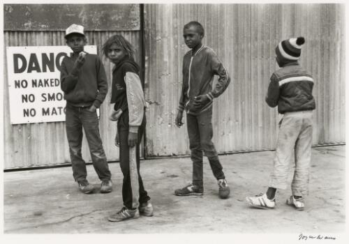 Four Aboriginal children at Hermannsburg, Northern Territory, 1988 [picture] / Joyce Evans