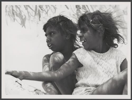 Aboriginal children, Northern Territory, 22 November 1973 [picture] / Mike Brown