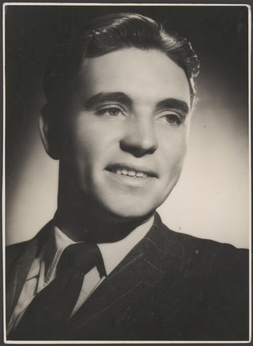 Portrait of Ed Devereaux, Sydney, 1946 / Noel Rubie Pty. Ltd