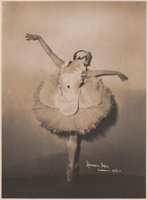 Anna Pavlova as the Dying swan, Melbourne, 1926 / Spencer Shier