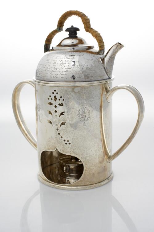 Silver kettle and spirit lamp given by Queen Charlotte to Sir Joseph Banks [realia] / Rebecca Emes [and] Edward Barnard