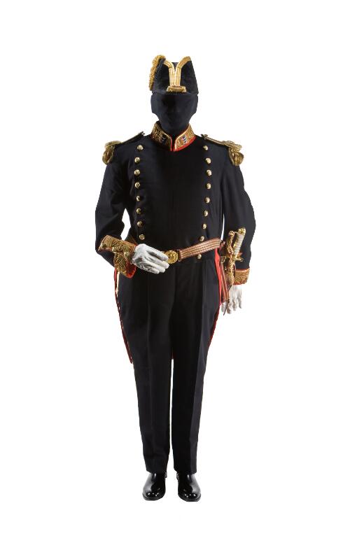 Lord Warden of the Cinque Ports uniform worn by Sir Robert Menzies [realia]