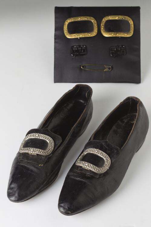 Court shoes with steel-cut buckles with an additional pair of gold thistle patterned buckles, approximately 1930 / Jeffries, Foot Costumier, Melbourne