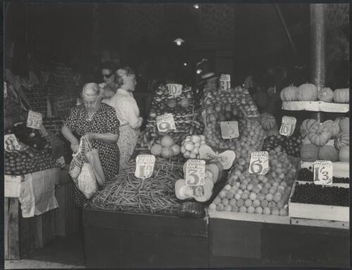 Fruit and vegetable store, Sydney, ca.1940 [picture] / Max Dupain