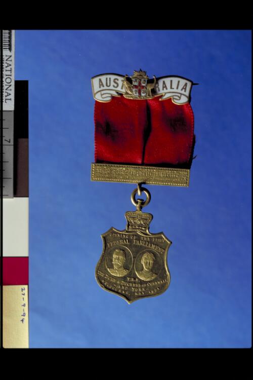 Medals to commemorate the opening of the first Federal Parliament and the Commonwealth celebrations, May 1901 [realia]