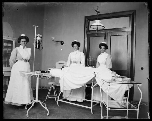 Operating theatre in the new hospital, Gundagai, New South Wales, 2 [picture] / Charles Gabriel