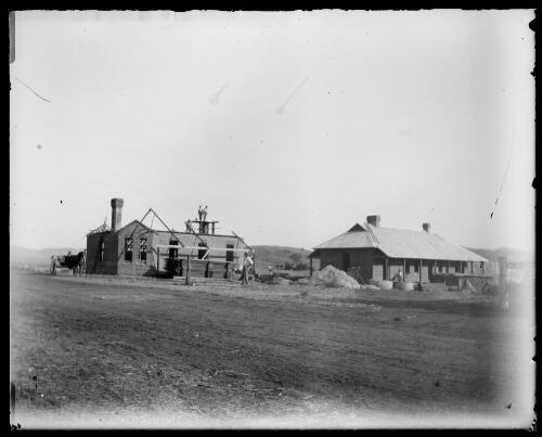 Building the new hospital, Gundagai, New South Wales [picture] / Charles Gabriel