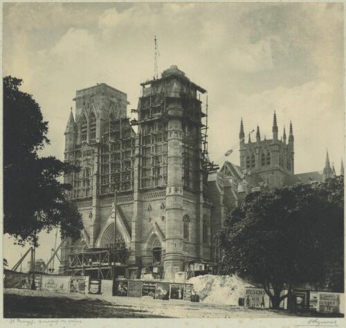 Building the spires of St. Mary's cathedral, Sydney, 1928 [picture] / H. Cazneaux