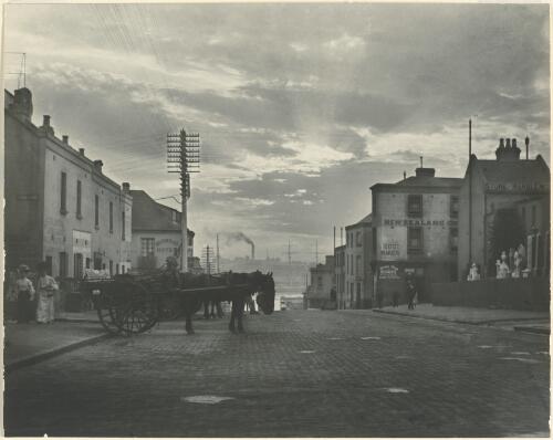 Margaret Street, Sydney, N.S.W., 1908, 2 [picture] / [Harold Cazneaux]
