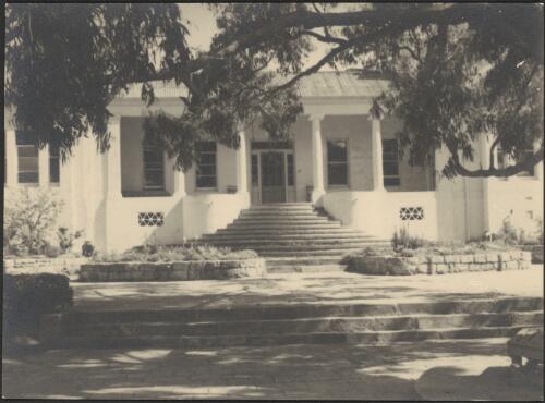 Front entrance, Frensham School, Mittagong, 1934 [picture] / Harold Cazneaux