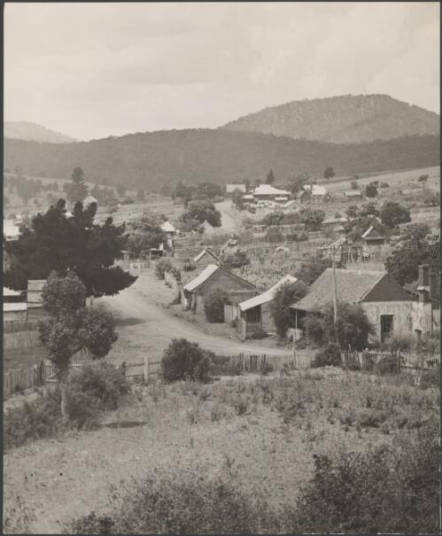 Sofala township, New South Wales, 1925 / Harold Cazneaux