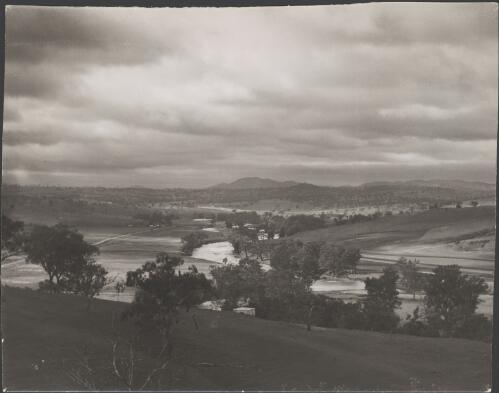 Murrumbidgee Valley at Jugiong, New South Wales, approximately 1935 / Harold Cazneaux