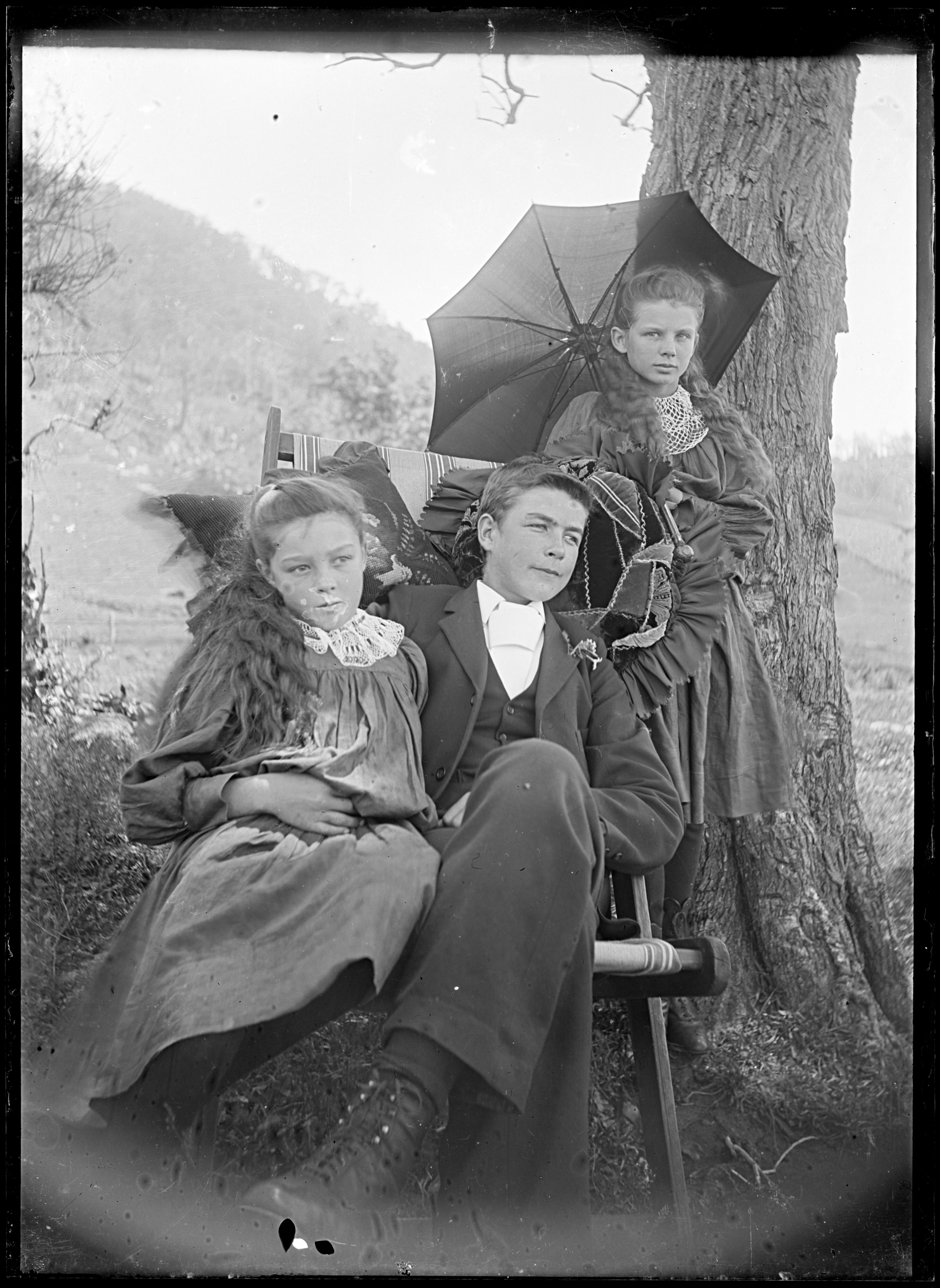 [Pearl Corkhill, Henry John Bate And Edith Corkhill] [picture]