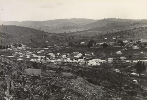 Adelong viewed from Victoria Hill, 1915 [picture] / R.C. Strangman