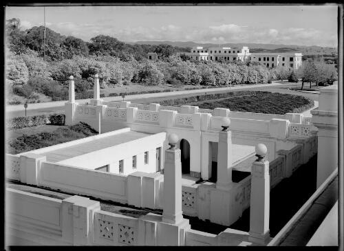 [View from back entrance of Parliament House towards government offices (West Block), Canberra] [picture] / R.C. Strangman