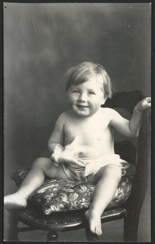 Portrait of small child sitting on chair, Tumut, New South Wales [picture] / R.C. Strangman