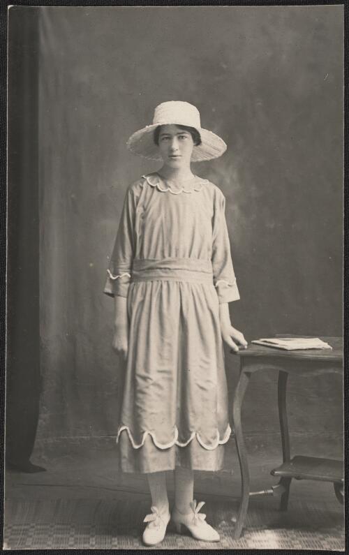 Portrait of a lady in a hat, Tumut, New South Wales, approximately 1920 / R.C. Strangman