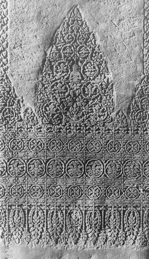[Angkor Wat, stone carvings on pillar, central sanctuary] [picture] / Yves Coffin