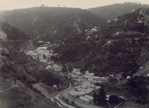 Photographic gems of Walhalla and district [picture] / by Langhorne & Meyer