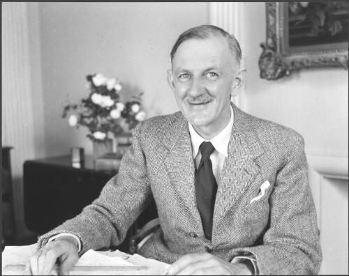 [Portrait of Martin Boyd seated at his desk in his home "Plumstead" near Cambridge, England, 1947, 5] [picture] / Lettice Ramsey