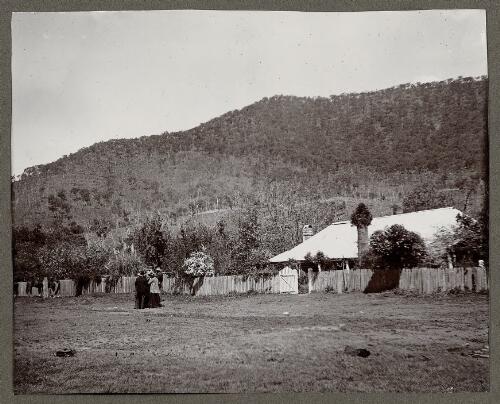 [Talbingo homestead, Tumut, 1903] [picture] / Captain H. H. Share