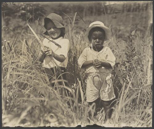 Young friends, Mabuiag Island, Queensland, ca. 1925, 2 [picture] / Frank Hurley