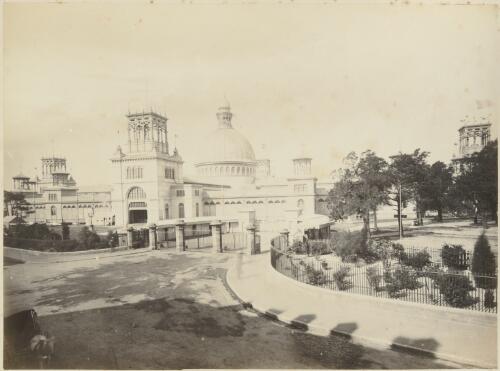 [Garden Palace, Sydney International Exhibition Building, seen] from Macquarie Street [picture] / C. Bayliss; John Paine