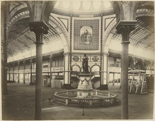 [Interior of Garden Palace, Sydney International Exhibition Building, showing statue of Queen Victoria] [picture] / C. Bayliss; John Paine