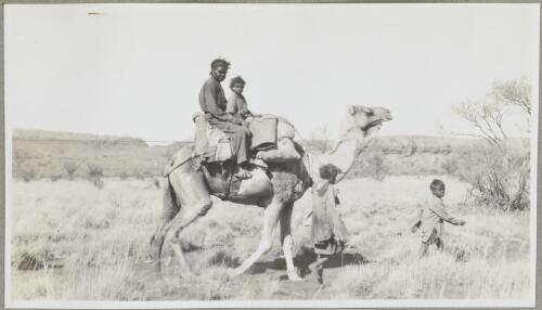 To Amulda Gap, Gilbert, Northern Territory, 1947,1 [picture] / Arthur Groom