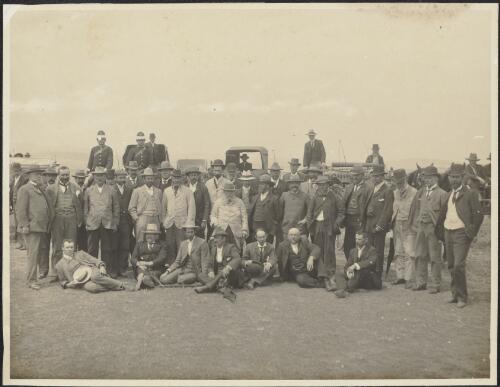 Group on the centre of the Bombala site [picture] / [E.T. Luke]