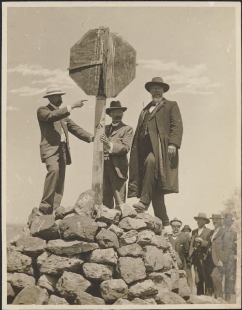 The Mayor of Yass pointing out the site to Sir Wm [i.e. William] Lyne & the Post Master General [picture] / [E.T. Luke]