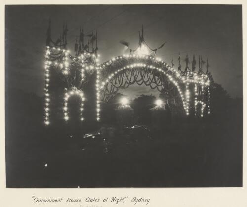 Government House gates at night, Sydney, 1901 [picture]